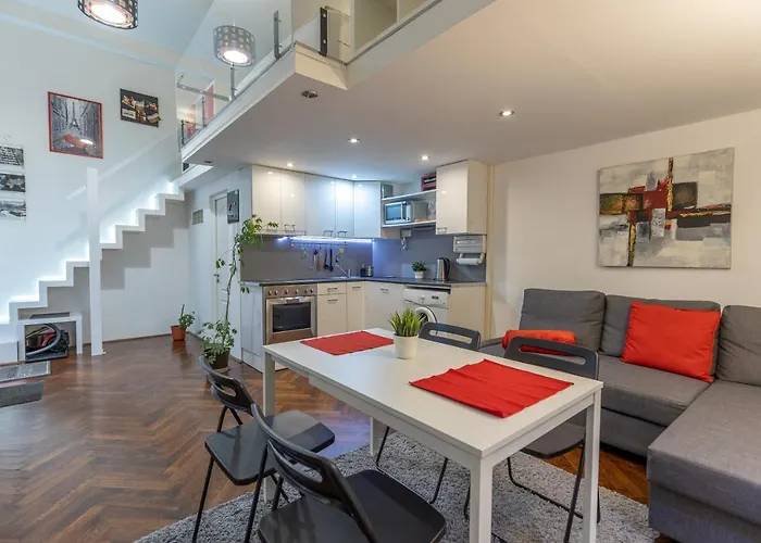 Bright & Shine Apartment